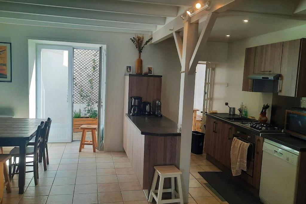 Les Sables-dʼOlonne Maison De Pecheur Renovee Avec Cour Proche Du Port מראה חיצוני תמונה